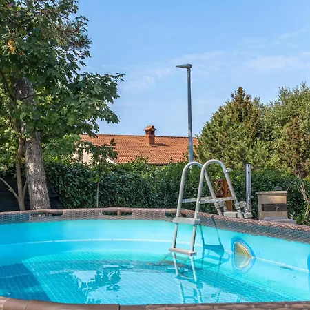 بيت للعطل Cozy In With Jacuzzi بازين