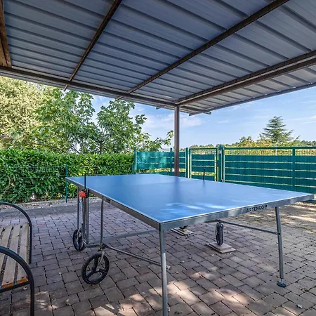 2 Bedroom Amazing In Prázdninový dům Pazin