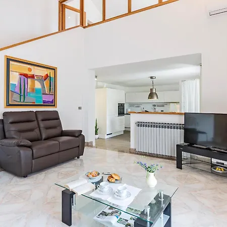 Prázdninový dům 2 Bedroom Amazing In Pazin