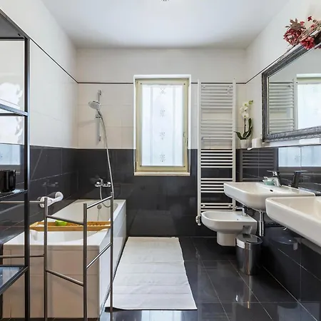 2 Bedroom Amazing In Prázdninový dům *
