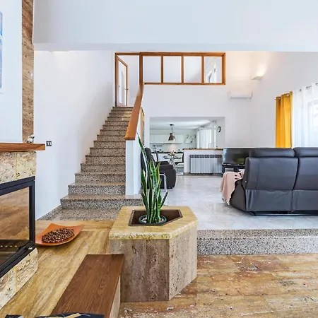 Prázdninový dům 2 Bedroom Amazing In Pazin